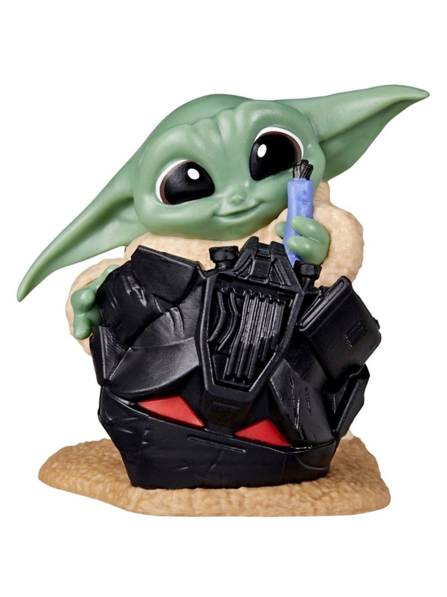 Toys Star Wars Action Figures | The Bounty Grogu Figure - Helmet Hijinks Pose